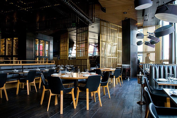 Bar & Lounge